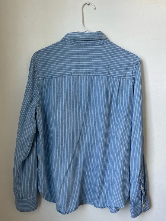 Faherty Chambray button down shirt Blue White stripe large - Picture 5 of 9